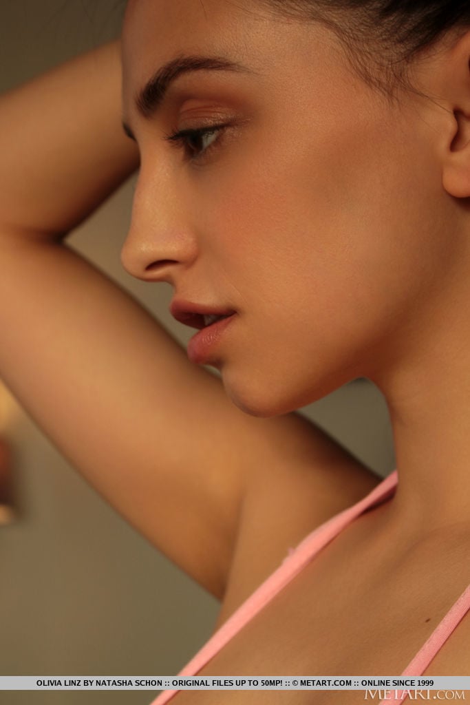 MetArt presents Olivia Linz - Presenting Olivia Linz