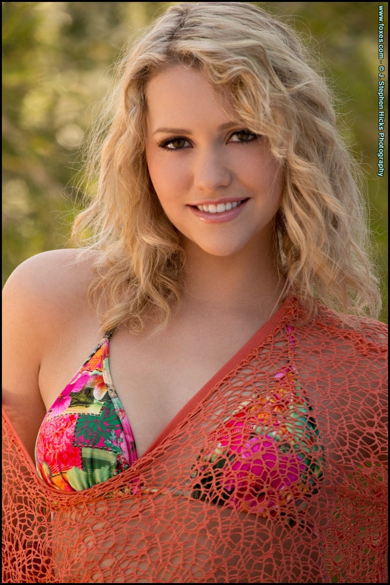 Mia Malkova is the girl next door posing outdoors
