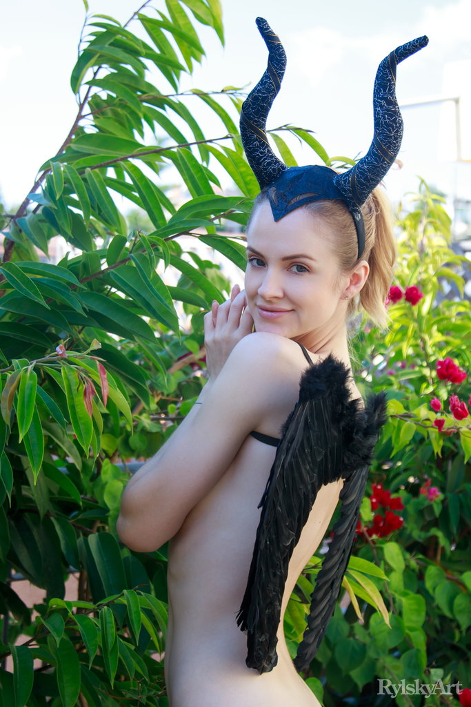 Alice May Hot Teen In Erotic Lingerie - Rylsky Art