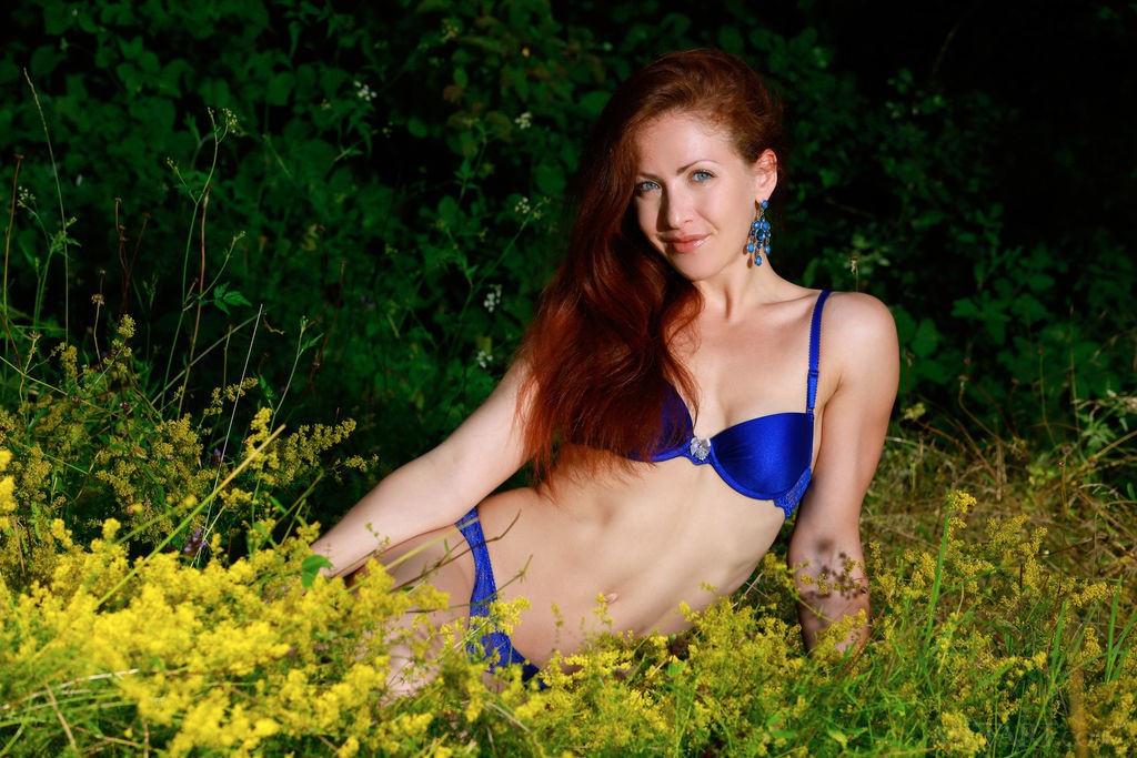 Callista Simon - Fantastic redhead is eager to seduce her viewers