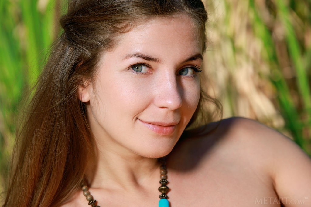 Vivian - Outdoors session with natural blonde teen bombshell