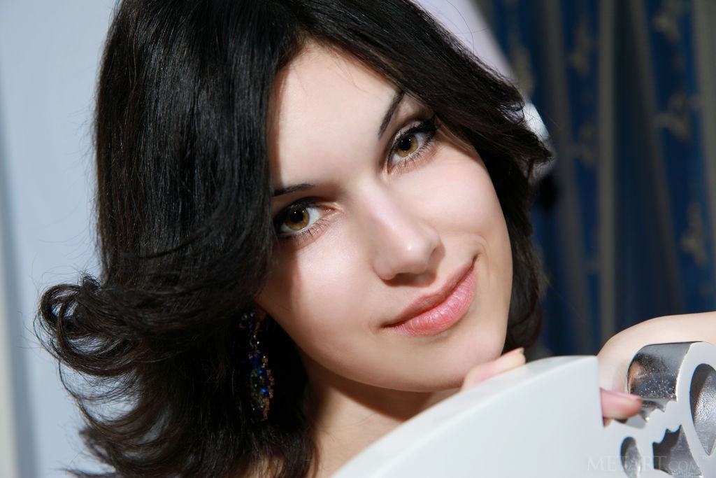 Elizabet - Beautiful brunette teen bombshell posing naked at home