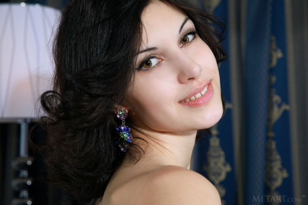 Elizabet - Beautiful brunette teen bombshell posing naked at home