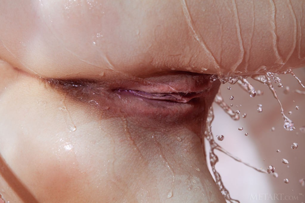 Emma Sweet - Getting her smooth barely legal pussy all wet in the shower
