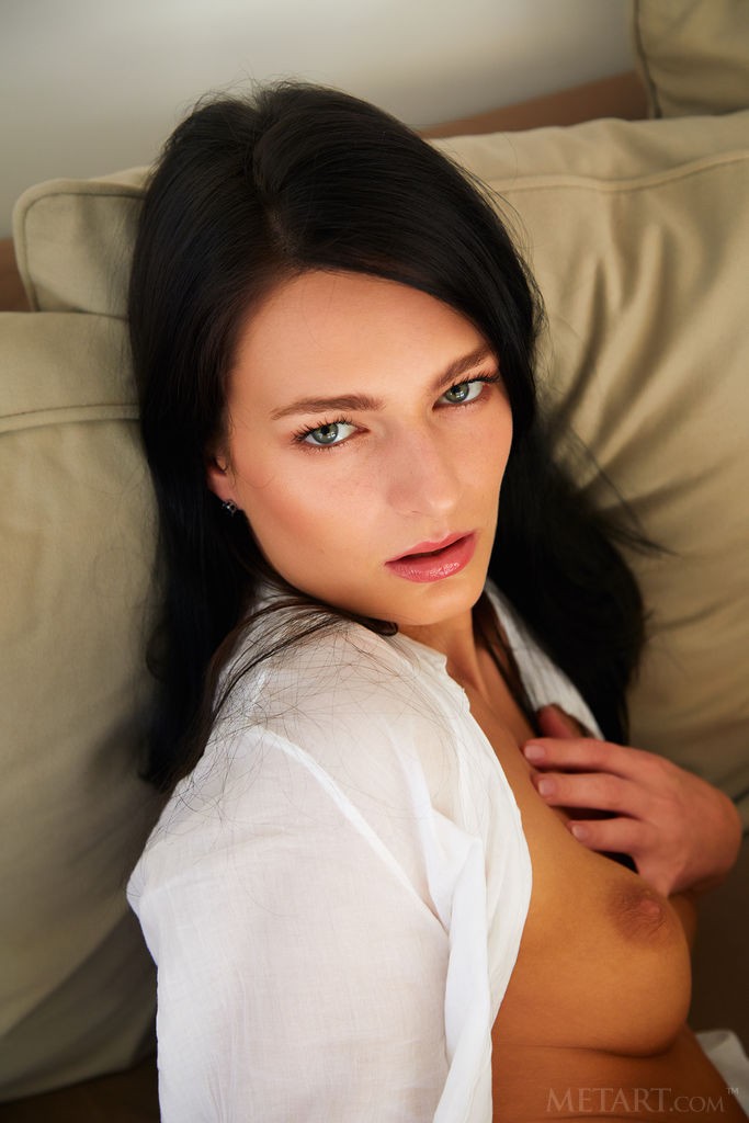 Lee Anne - Hottie gets many fascinating orgasms on the couch