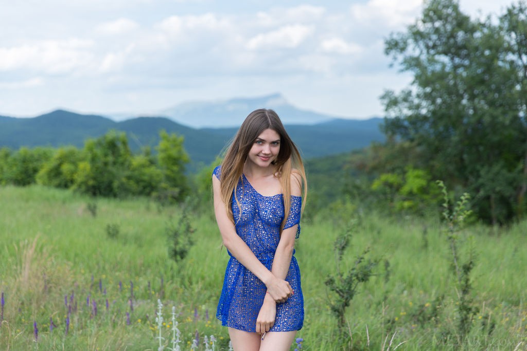 Georgia - Chick uses herbs to get many outdoor orgasms
