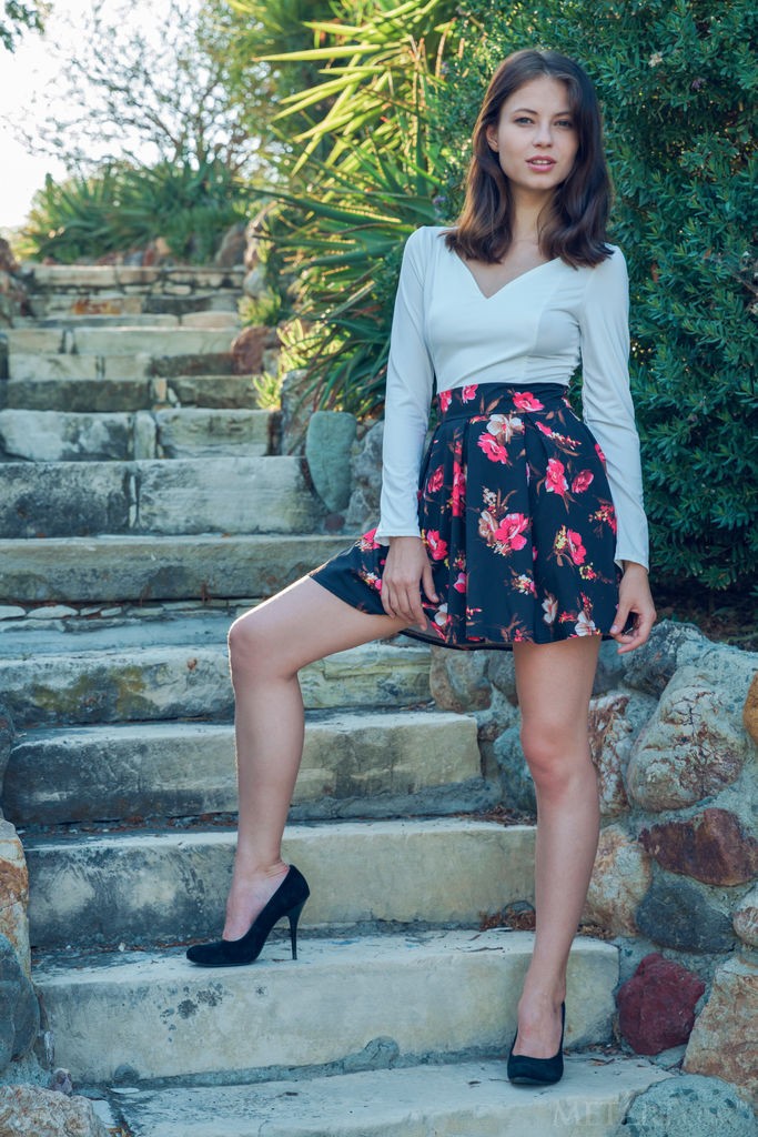 Hilary C - Outdoors photo shoot with barely legal brunette teen