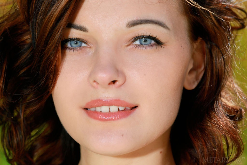 Florina - Outdoors photo session with a nature loving red head teen
