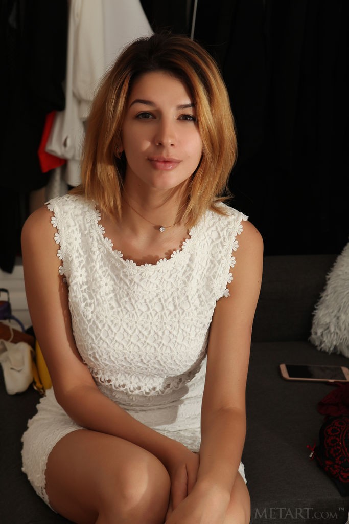 Sofie - During a work trip she loves getting naked in a new hotel