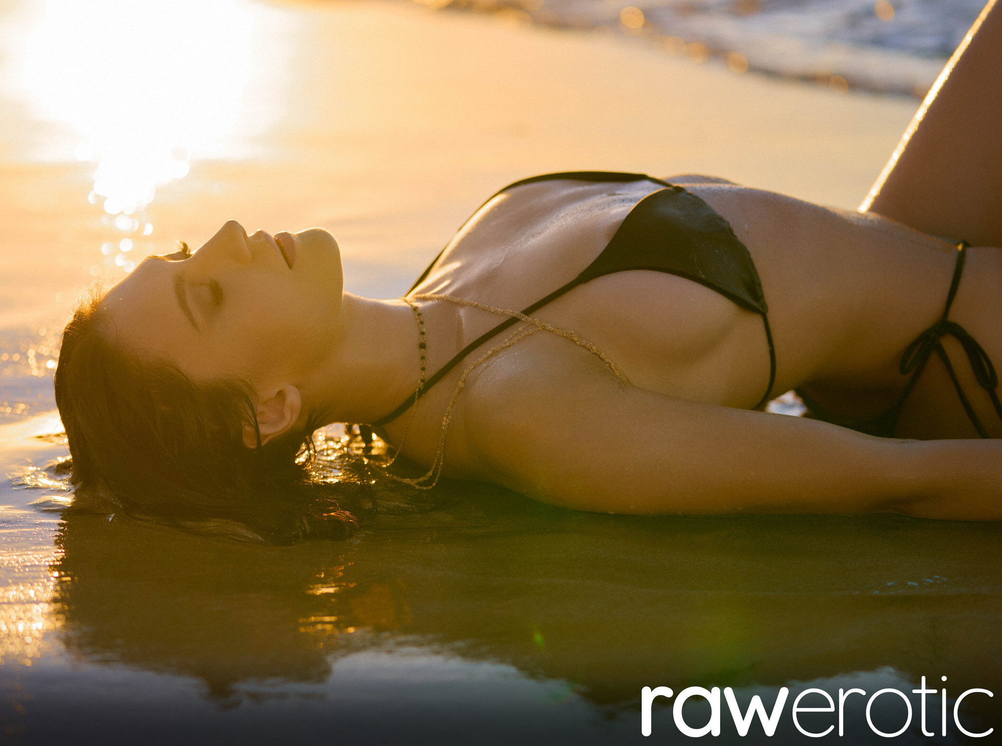 Wendy Sukof Hot Brunette In Erotic Photo Session Near Beach - Raw Erotic